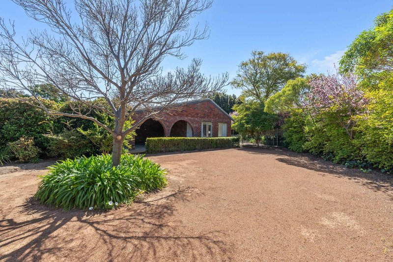 2 Blamire Road, Kalamunda WA 6076