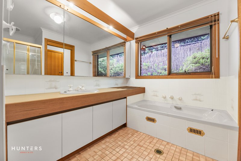 Photo - 2 Blue Jay Court, West Pennant Hills NSW 2125 - Image 5