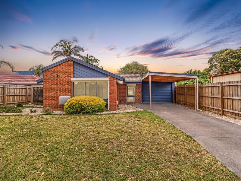 2 Blueberry Close, Cranbourne North VIC 3977