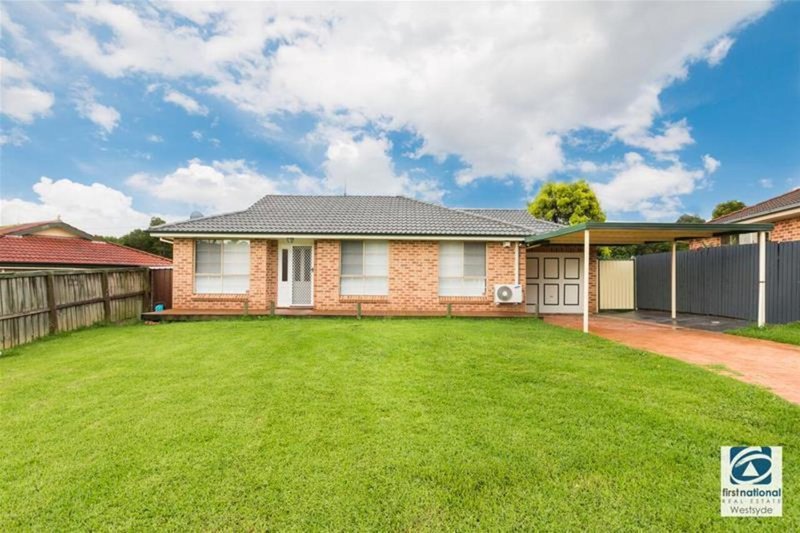 Photo - 2 Bluewren Close, Glenmore Park NSW 2745 - Image 1