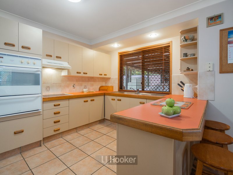 Photo - 2 Bonhill Court, Hillcrest QLD 4118 - Image 2