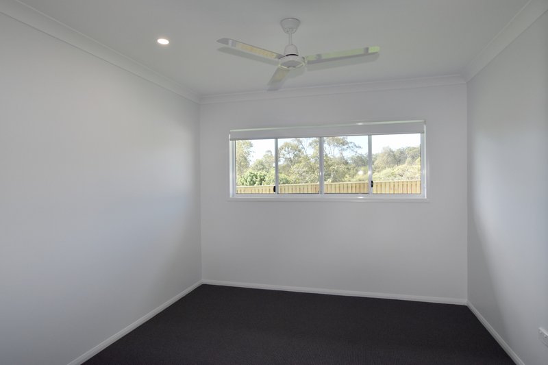 Photo - 2 Boondooma Court, Boyne Island QLD 4680 - Image 8