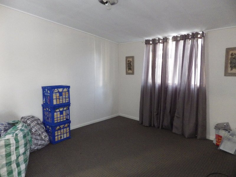 Photo - 2 Borland Street, Roma QLD 4455 - Image 18