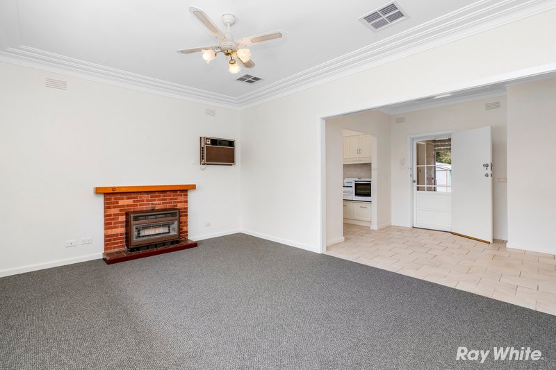 Photo - 2 Boronia Street, Kooringal NSW 2650 - Image 3