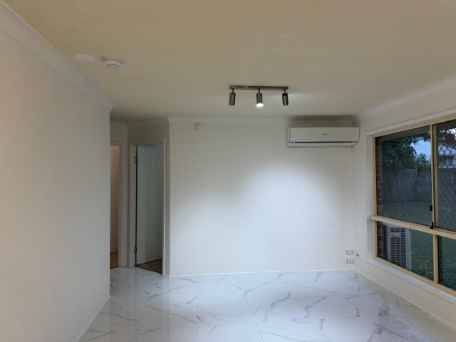 Photo - 2 Bowerbird Close, Doolandella QLD 4077 - Image 2