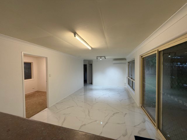 Photo - 2 Bowerbird Close, Doolandella QLD 4077 - Image 5