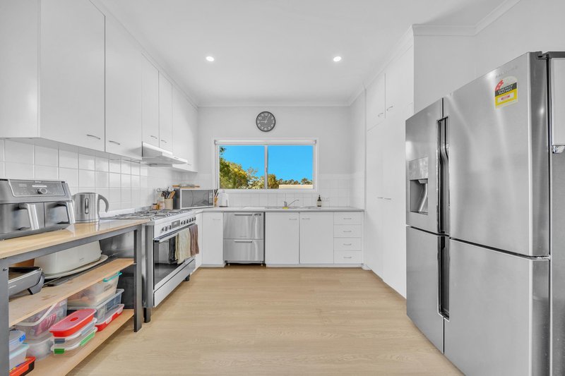Photo - 2 Bowyer Drive, Emerald QLD 4720 - Image 5