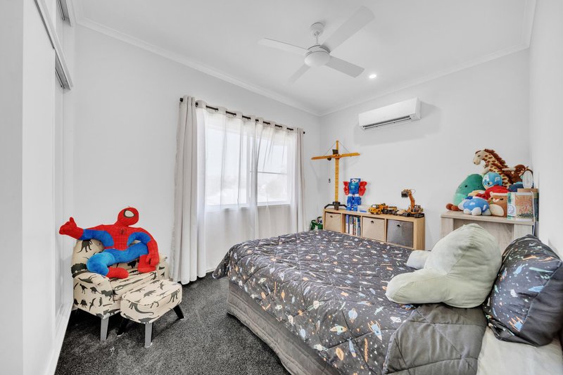 Photo - 2 Bowyer Drive, Emerald QLD 4720 - Image 9