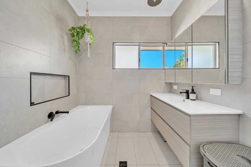 Photo - 2 Bowyer Drive, Emerald QLD 4720 - Image 12
