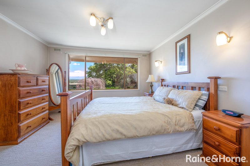 Photo - 2 Braeside Road, Gisborne VIC 3437 - Image 11