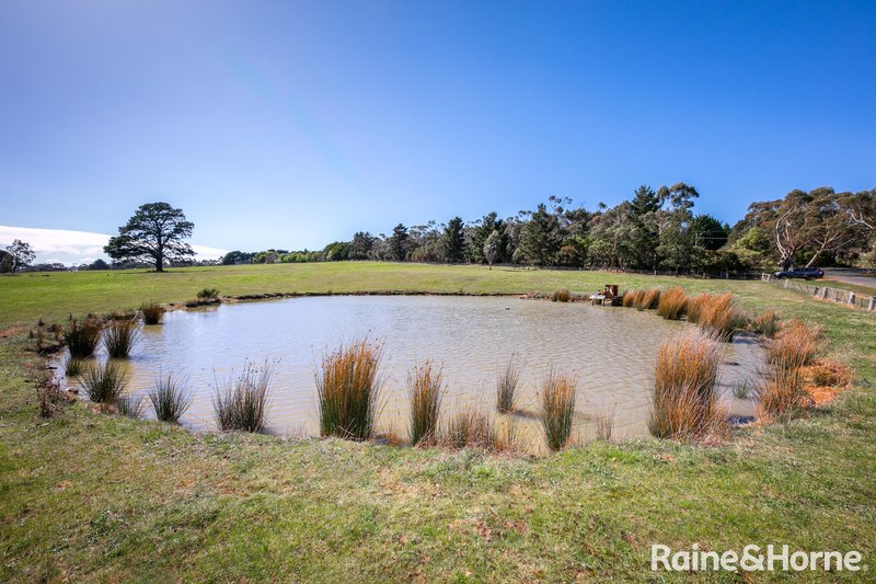 Photo - 2 Braeside Road, Gisborne VIC 3437 - Image 21