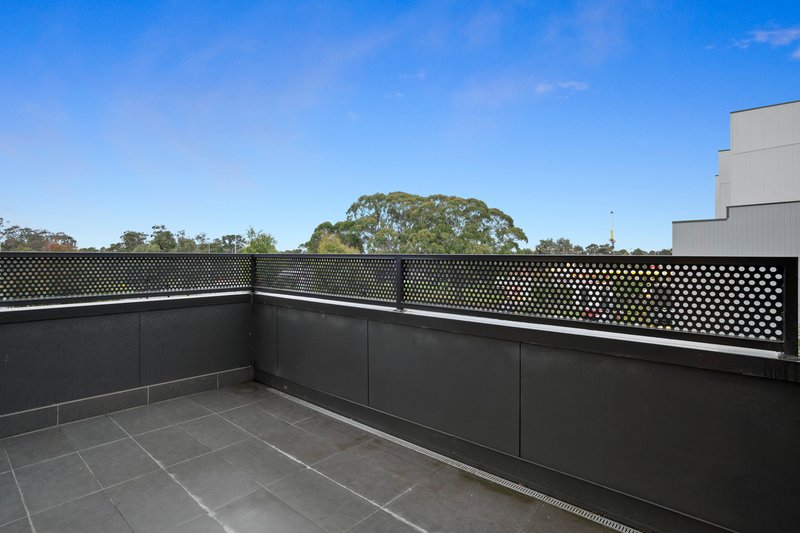 Photo - 2 Branch Street, South Morang VIC 3752 - Image 11