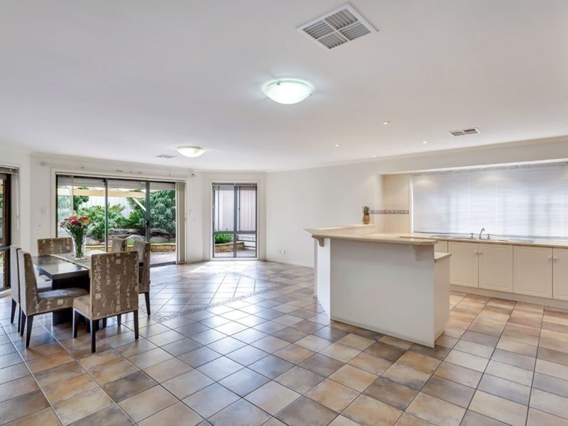 Photo - 2 Brecon Street, Windsor Gardens SA 5087 - Image 8