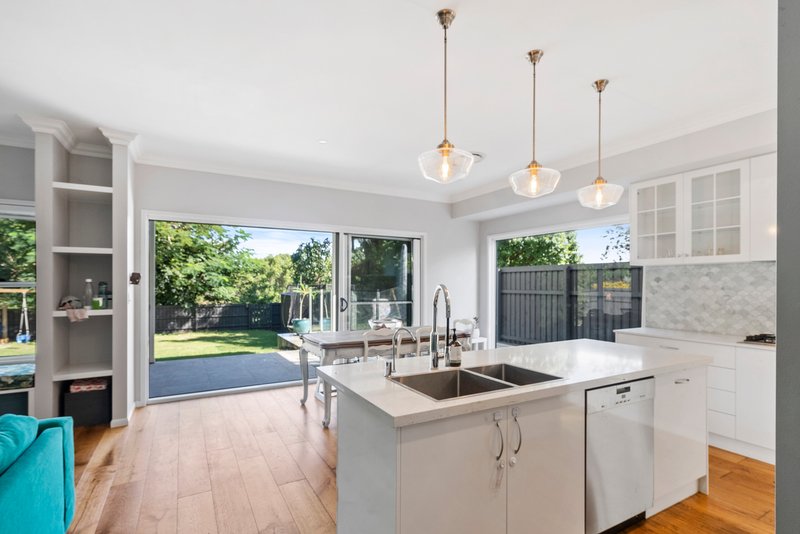 Photo - 2 Brenda Street, Morningside QLD 4170 - Image 9