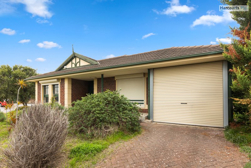 Photo - 2 Brett Crescent, Hallett Cove SA 5158 - Image 2