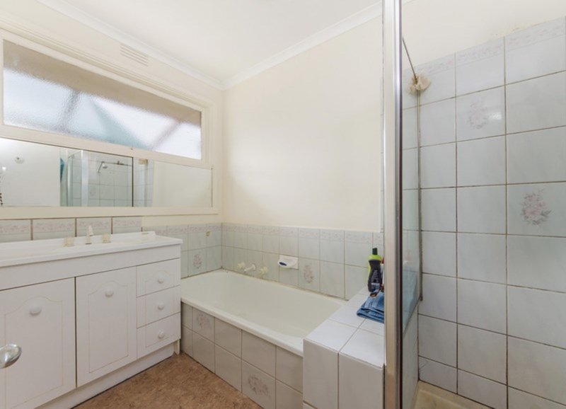 Photo - 2 Bretton Court, St Albans VIC 3021 - Image 7