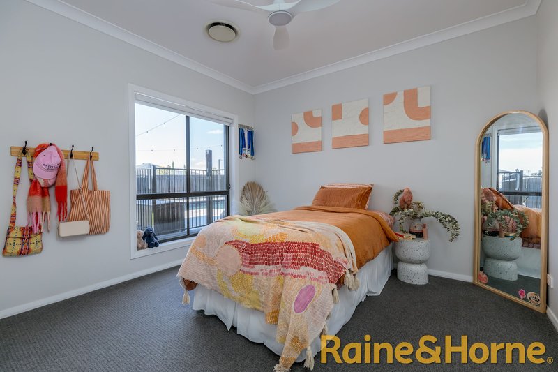 Photo - 2 Briarwood Close, Dubbo NSW 2830 - Image 13