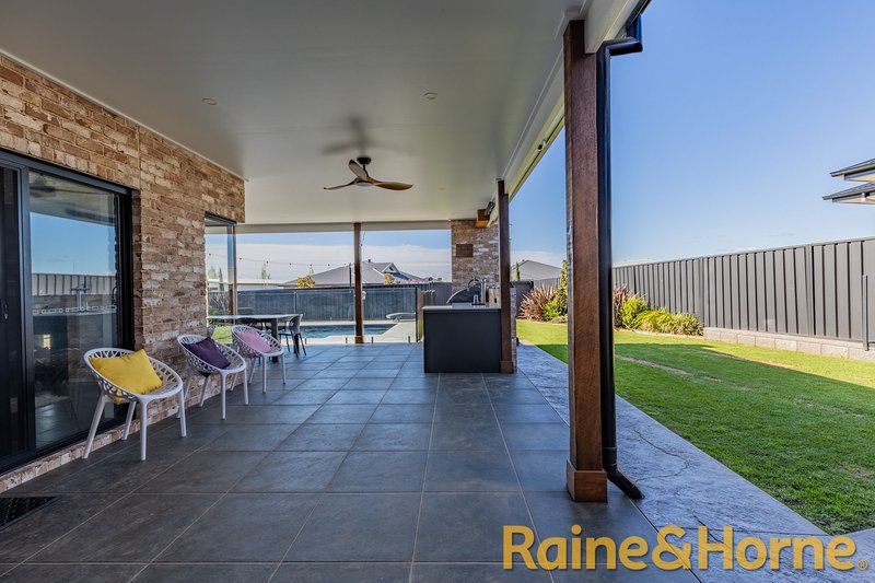 Photo - 2 Briarwood Close, Dubbo NSW 2830 - Image 23