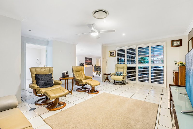 Photo - 2 Brindabella Court, North Lakes QLD 4509 - Image 8