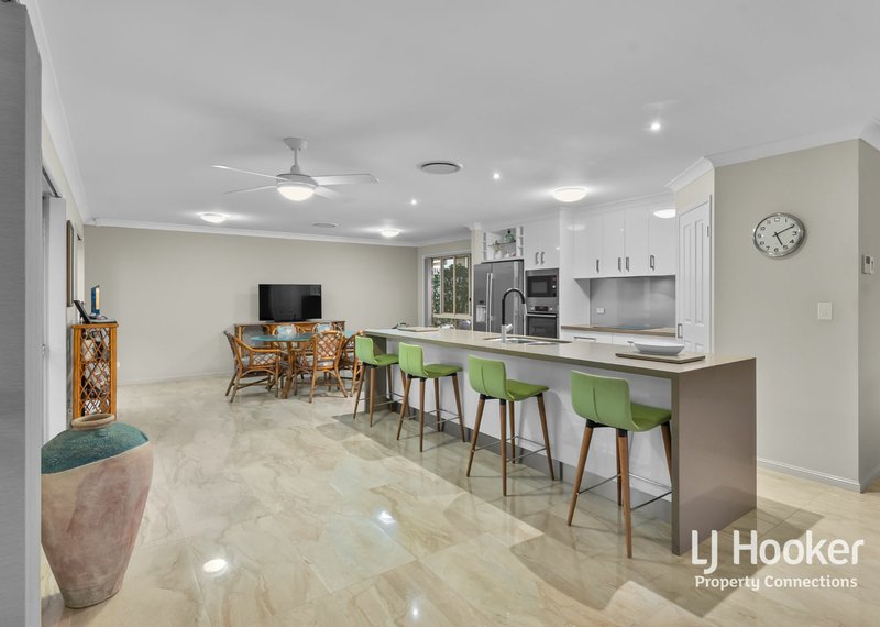 Photo - 2 Bromley Close, Murrumba Downs QLD 4503 - Image 4