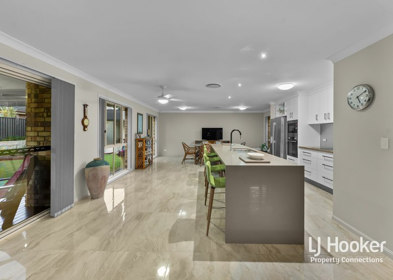 Photo - 2 Bromley Close, Murrumba Downs QLD 4503 - Image 6