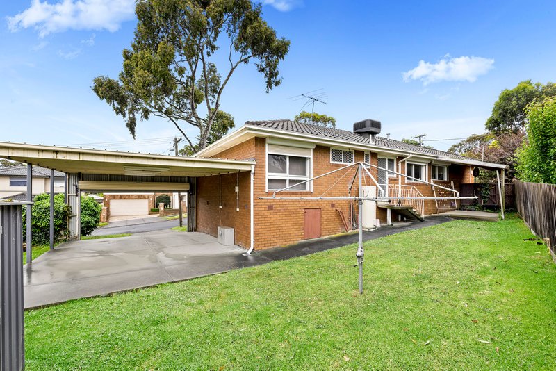 Photo - 2 Bronwyn Court, Blackburn South VIC 3130 - Image 4