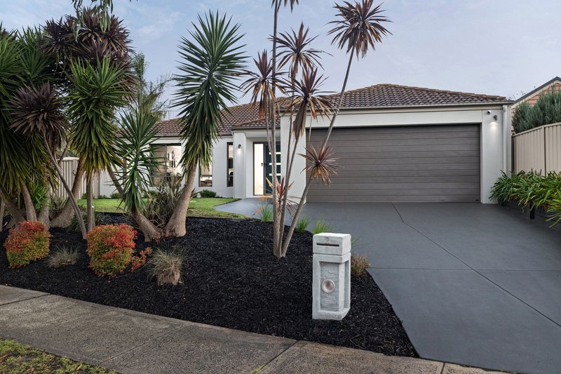 Photo - 2 Bronzewing Court, Langwarrin VIC 3910 - Image 1