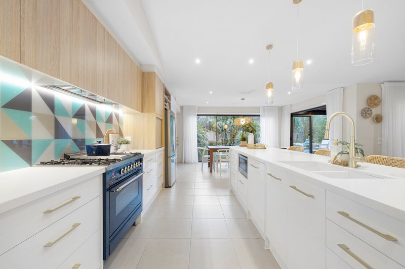 Photo - 2 Bronzewing Court, Langwarrin VIC 3910 - Image 9
