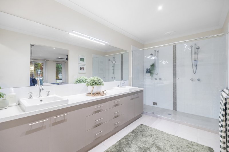 Photo - 2 Bronzewing Court, Langwarrin VIC 3910 - Image 11