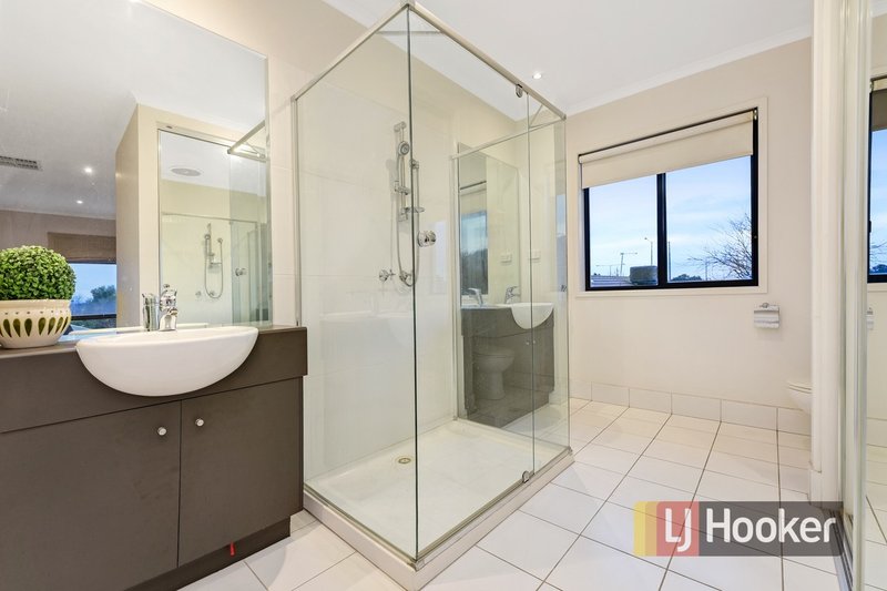 Photo - 2 Brookland Greens Boulevard, Cranbourne VIC 3977 - Image 12