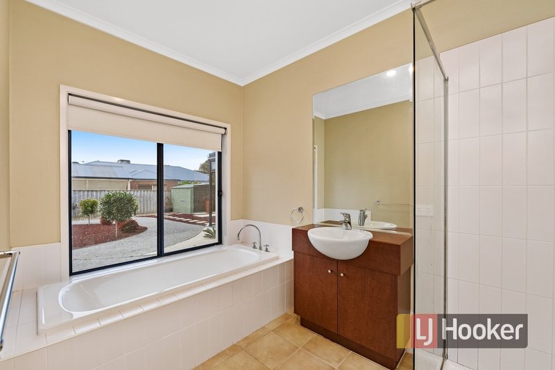 Photo - 2 Brookland Greens Boulevard, Cranbourne VIC 3977 - Image 16