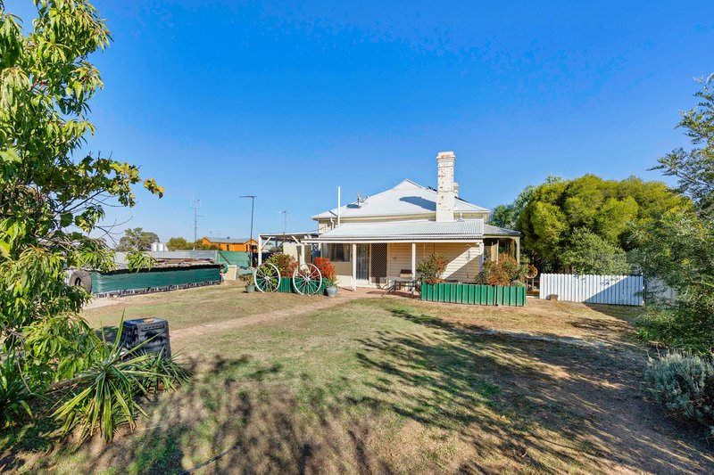 Photo - 2 Brookong Street, Lockhart NSW 2656 - Image 16