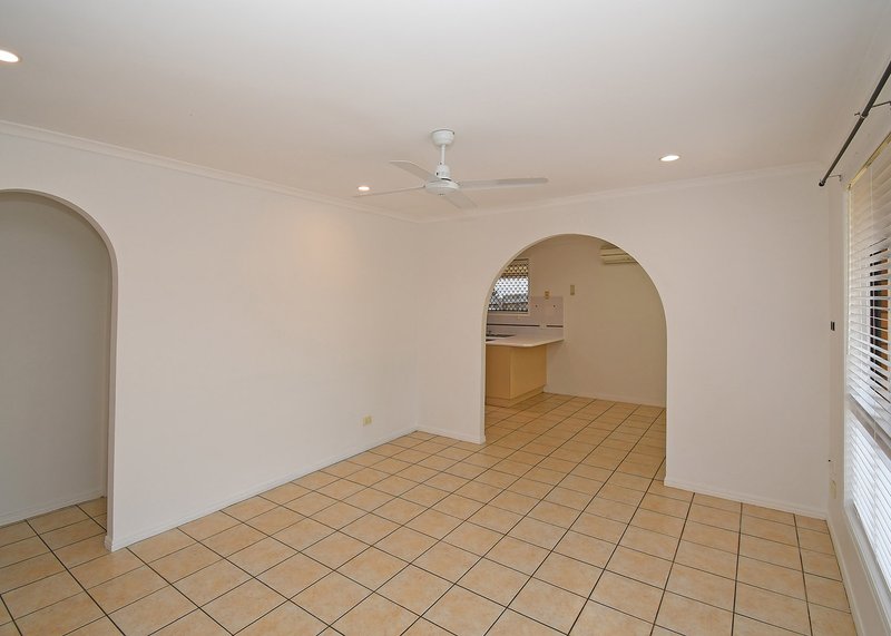 Photo - 2 Bruce Street, Torquay QLD 4655 - Image 7