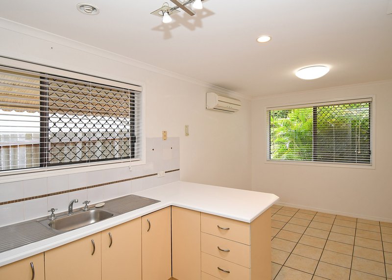 Photo - 2 Bruce Street, Torquay QLD 4655 - Image 8