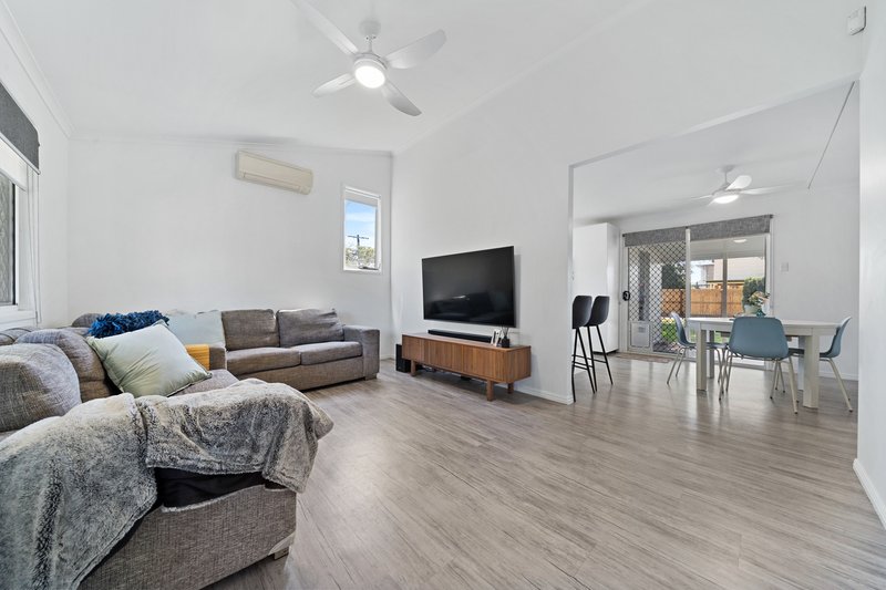 Photo - 2 Buchanan Street, Beenleigh QLD 4207 - Image 3