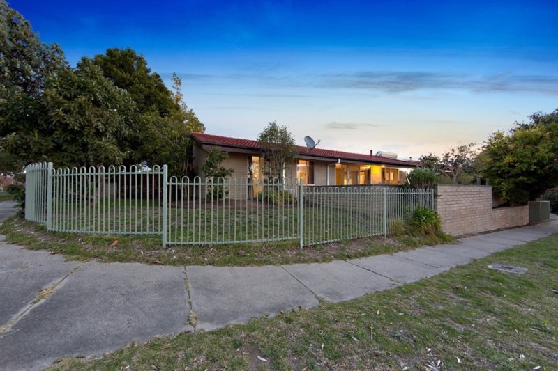 Photo - 2 Bunarong Drive, Frankston VIC 3199 - Image 13