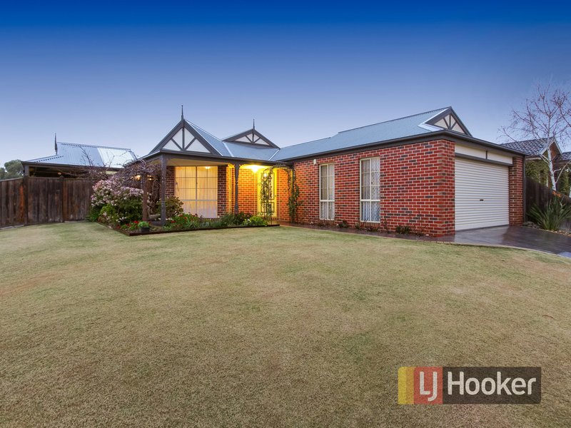 Photo - 2 Bundoran Avenue, Cranbourne VIC 3977 - Image 2