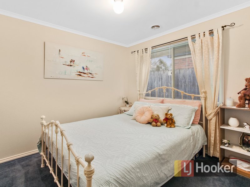 Photo - 2 Bundoran Avenue, Cranbourne VIC 3977 - Image 7