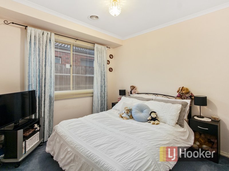 Photo - 2 Bundoran Avenue, Cranbourne VIC 3977 - Image 8