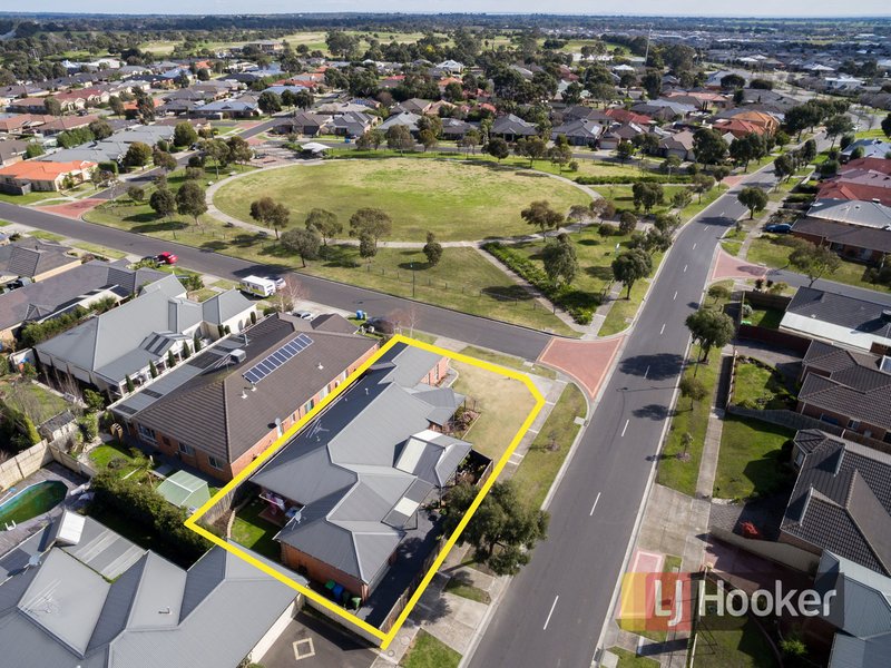 Photo - 2 Bundoran Avenue, Cranbourne VIC 3977 - Image 14