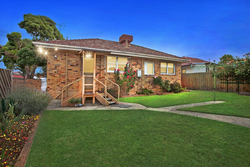 Photo - 2 Burns Grove, Kingsbury VIC 3083 - Image 10