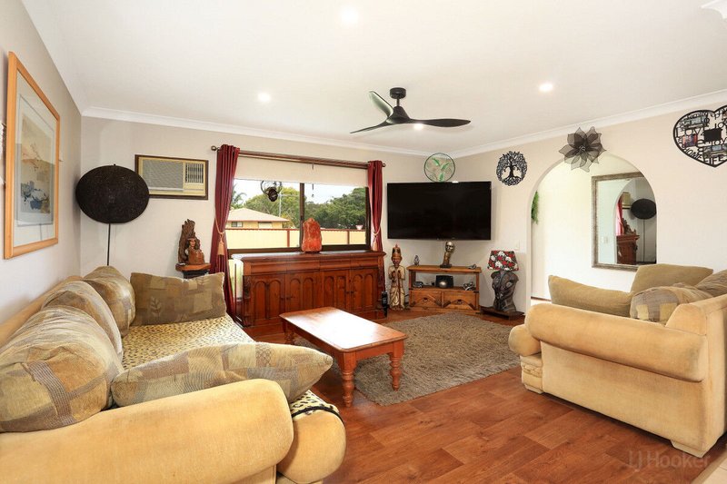 Photo - 2 Burrendong Road, Coombabah QLD 4216 - Image 3