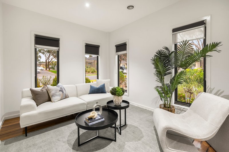 Photo - 2 Burrows Place, Craigieburn VIC 3064 - Image 2