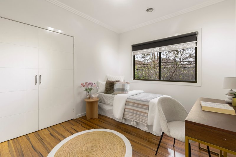 Photo - 2 Burrows Place, Craigieburn VIC 3064 - Image 6