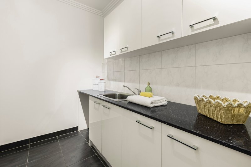 Photo - 2 Burrows Place, Craigieburn VIC 3064 - Image 8