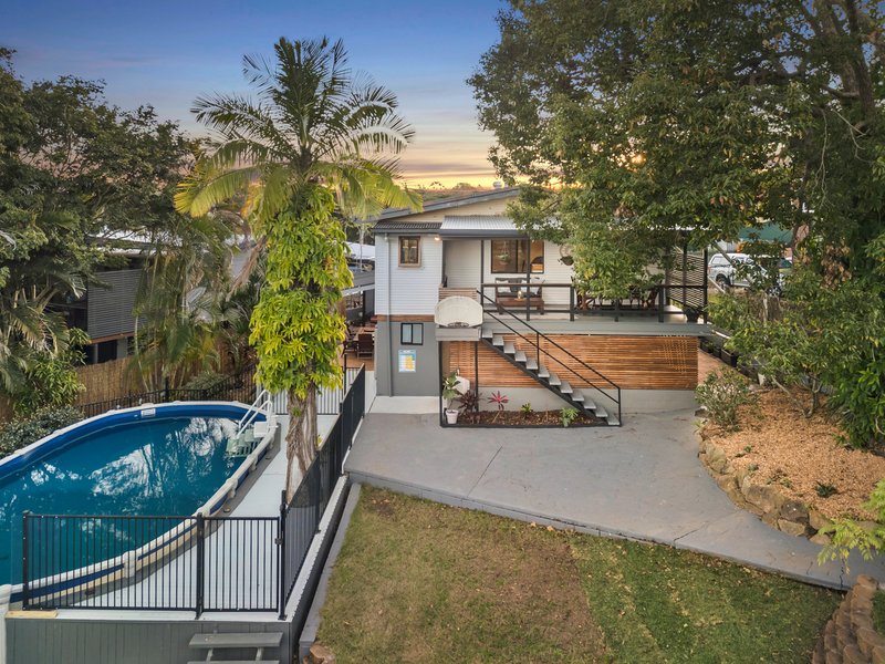 Photo - 2 Bursaria Court, Everton Hills QLD 4053 - Image 18