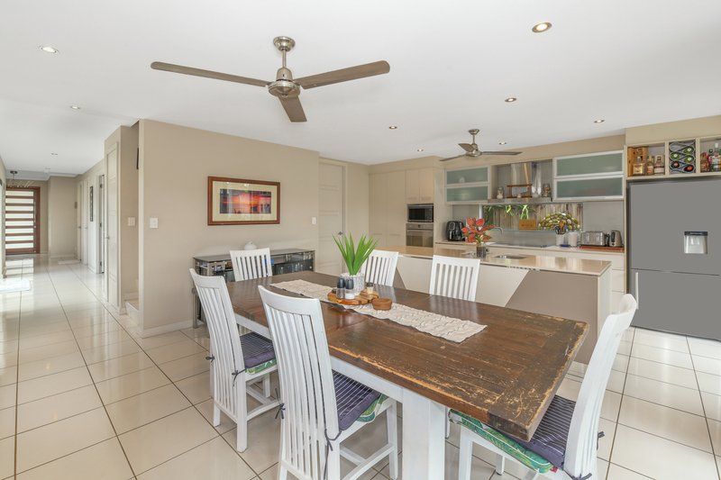 Photo - 2 Bushlark Place, Smithfield QLD 4878 - Image 6