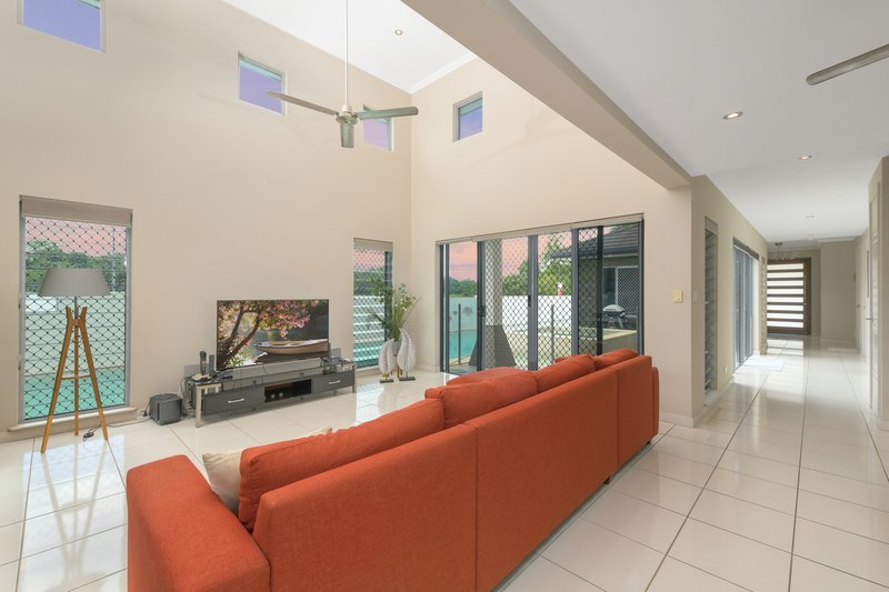 Photo - 2 Bushlark Place, Smithfield QLD 4878 - Image 8