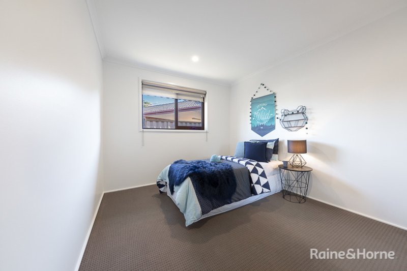 Photo - 2 Buvelot Place, Sunbury VIC 3429 - Image 8