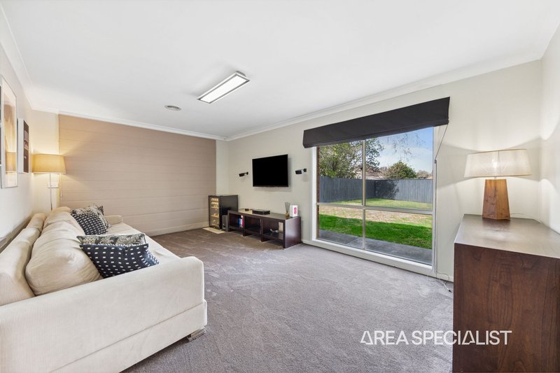 Photo - 2 Byrne Close, Berwick VIC 3806 - Image 17